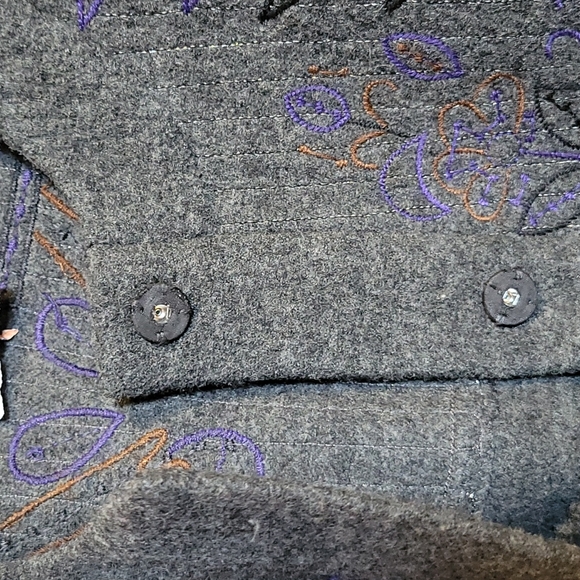 DKNY WOMEN'S GRAY SWEATER SIZE SMALL - Picture 7 of 16